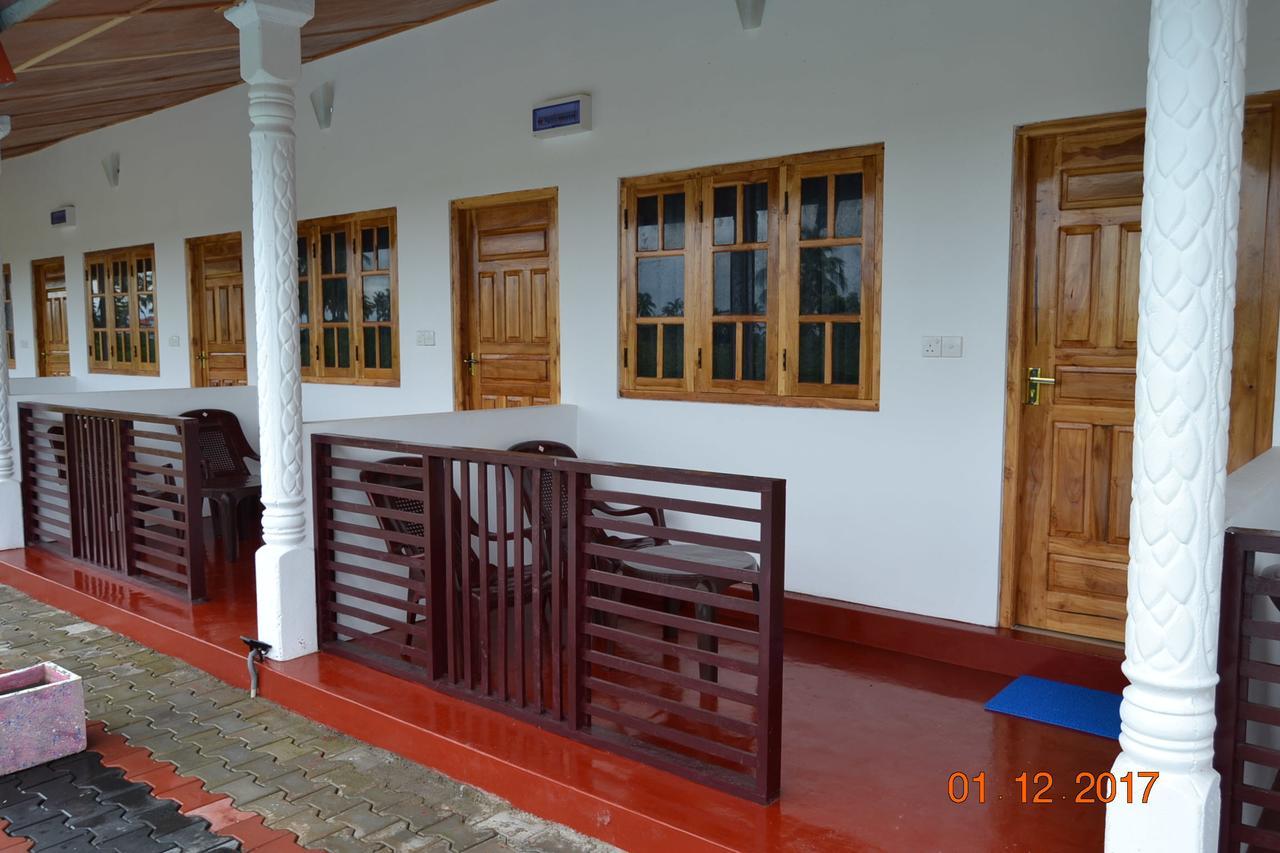 Shan Guest And Restaurant Nilaveli Zewnętrze zdjęcie